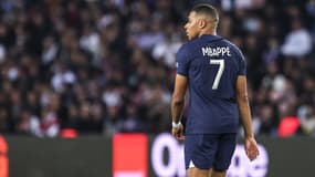 Kylian Mbappé avec le PSG, à Paris le 16 octobre 2022