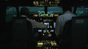 Un pilote et son copilote dans le cockpit d'un avion de ligne (photo d'illutration).