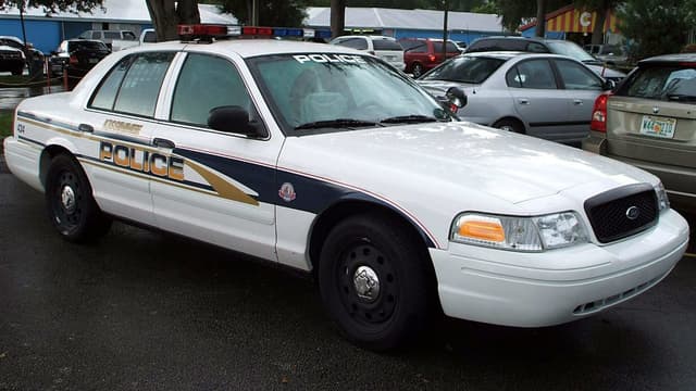 Une voiture de police