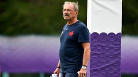 Jacques Brunel pensif avant le début du Mondial lau Japon