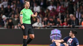 L'arbitre Johan Hamel 