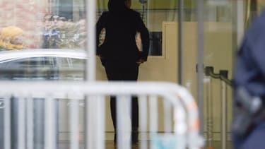 Les auditions sont menées par les enquêteurs de l'Office central de lutte contre les infractions financières et fiscales.