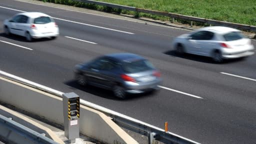 Un conducteur britannique, participant avec d'autres à une course clandestine, a été contrôlé dimanche après-midi à 265 km/h sur l'autoroute A 26 près de Calais