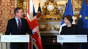 Les ministres des Affaires étrangères britannique et française, David Cameron et David Colonna, le 19 décembre à Paris