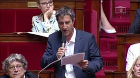 "Ma question s'adresse au ministre de la faïencerie..." La charge de Ruffin sur le renouvellement de la vaisselle de l'Elysée