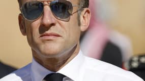 Emmanuel Macron, en visite en Arabie saoudite le 4 décembre 2024 quelques heures avant le vote de censure du gouvernement Barnier à Paris