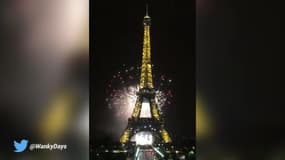 Ce feu d'artifice tiré à la Tour Eiffel a effrayé les Parisiens