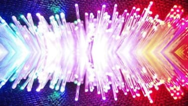 Free annonce son offre fibre optique le jour même du lancement par Bouygues de son service 4G.