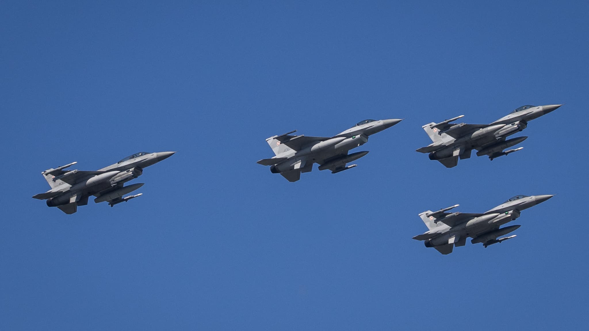 LA POLOGNE ET L'OTAN DÉPLOIENT LEURS AVIONS APRÈS DES FRAPPES RUSSES EN UKRAINE, PRÈS DE LA FRONTIÈRE POLONAISE