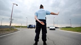 Dans le centre-ville de Saint-Brieuc, un jeune homme paradait avec le polo de gendarme sur le dos.