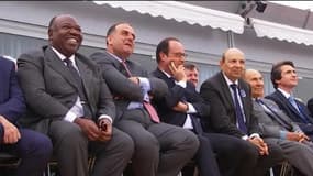 François Hollande et Ali Bongo plaisantent au sujet du Rafale au salon du Bourget