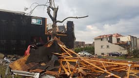 Une rue de Gatineau après la tornade