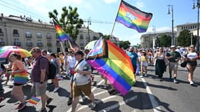Image d'illustration. Des personnes à la marche des fiertés LGBTQ+ à Budapest, en Hongrie, le 15 juillet 2023.