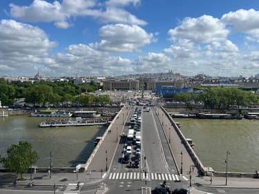 Le pont menant à la place de la Concorde, le 15 mai 2024, à Paris. 