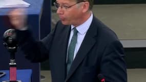 Échange musclé entre Macron et un député belge au parlement européen 