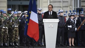 François Hollande a exprimé aux forces de sécurité sa "gratitude", sa "confiance" et la "reconnaissance de la Nation".