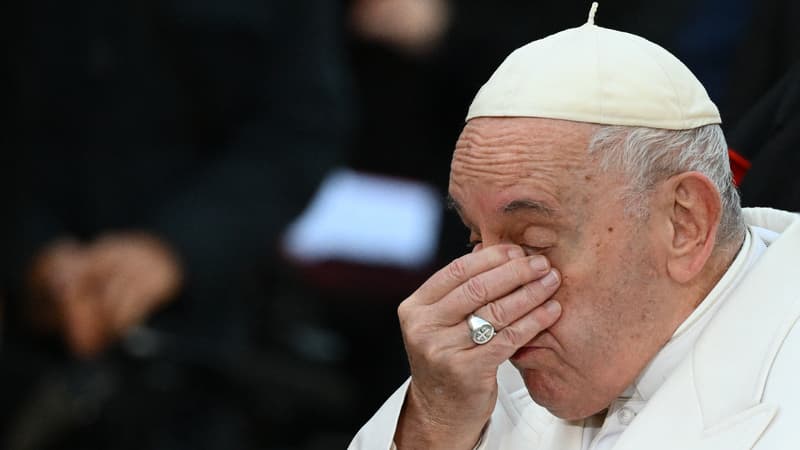 Le pape François pleure en public en évoquant l'Ukraine 