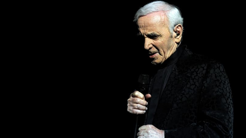 Le chanteur Charles Aznavour sur scène en Arménie, en mai 2014.