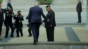 Donald Trump devient le premier président américain à entrer en Corée du Nord