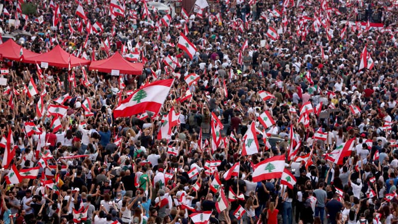 Manifestation dans le centre-ville de Beyrouth, au Liban le 20 octobre 2019
