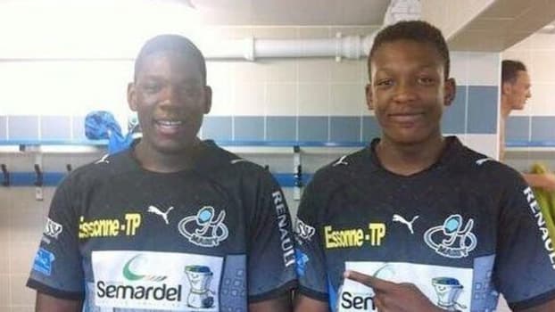 Marvin et Cameron Woki avec le maillot de Massy