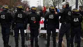 Les CRS sont intervenus ce lundi à la faculté de Nanterre lors d'une assemblée générale organisée par des étudiants. 