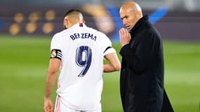 Zidane en grande discussion avec Benzema