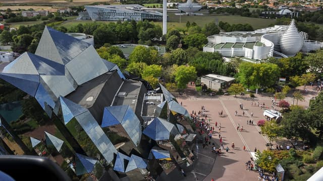 En 2017, Futuroscope a accueilli 2 millions de visiteurs l'an dernier et dégagé 108 millions de chiffre d'affaires.