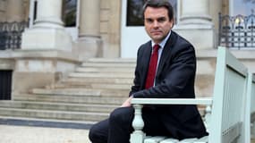 Thomas Thévenoud pose dans la cour de l'Assemblée nationale, le 30 octobre 2012.