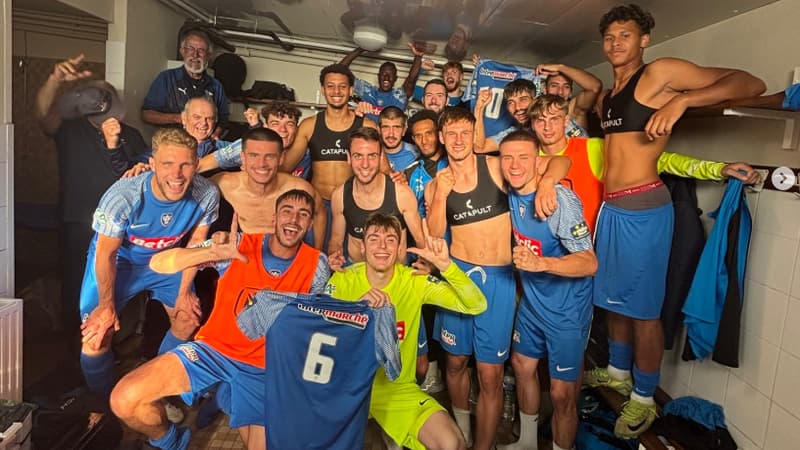 La joie des joueurs de Fontenay-le-Comte après leur qualification au 6e tour de la Coupe de France le 12 octobre 2025