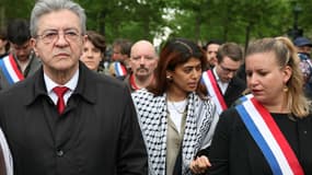 Jean-Luc Mélenchon, Rima Hassan et Mathilde Panot, lors du rassemblement en hommage à Aboubakar Cissé, le fidèle tué dans une mosquée de La Grand-Combe, 