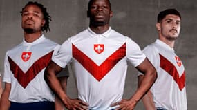 Les Lillois posent avec leur maillot spécial