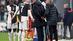 Cristiano Ronaldo et Maurizio Sarri en pleine discussion tactique