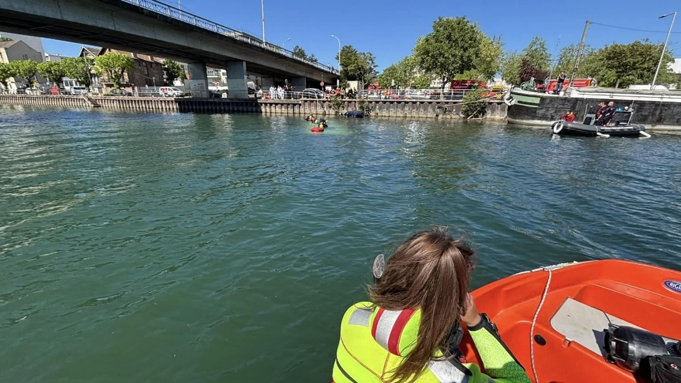 Un bus d'apprentissage plonge dans la Seine à Juvisy-sur-Orge : quatre personnes secourues — image 4