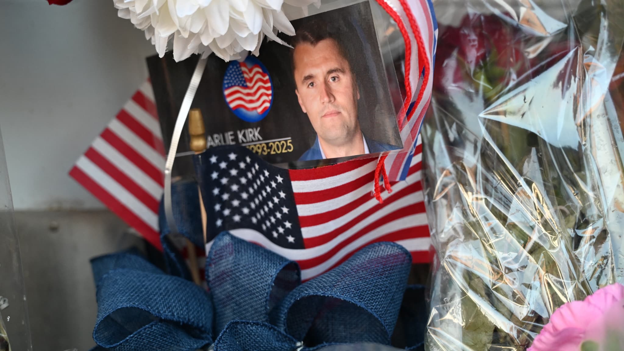 MEURTRE DE CHARLIE KIRK: LE GOUVERNEUR DE L'UTAH CONFIRME L'ARRESTATION DU SUSPECT, IDENTIFIÉ COMME TYLER ROBINSON