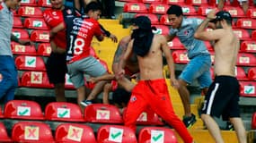 Les affrontements entre supporters à Queretaro