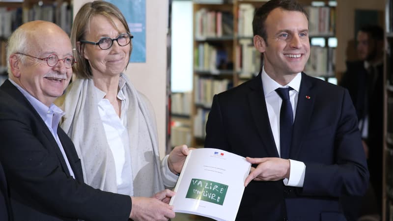 Erik Orsenna, Françoise Nyssen et Emmanuel Macron, le 20 février 2018, aux Mureaux.