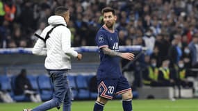 Un streaker et Lionel Messi lors du match OM-PSG