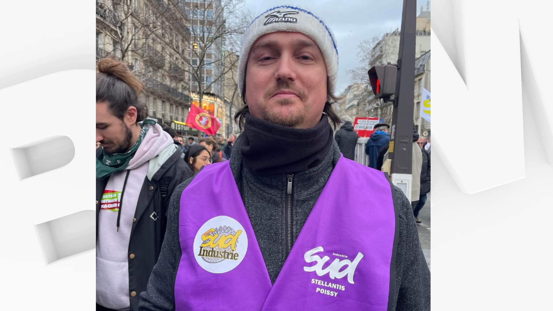 Alexandre, 40 ans et ouvrier chez Stellantis (Yvelines) depuis 25 ans lors de la manifestation contre la réforme des retraites. Alexandre, 40 ans et ouvrier chez Stellantis (Yvelines) depuis 25 ans lors de la manifestation contre la réforme des retraites.