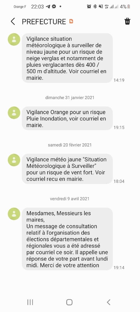 Le SMS envoyé par la préfecture pour appeler les maires du département à répondre au mail du gouvernement. À comparer avec ceux du dessus. Le SMS envoyé par la préfecture pour appeler les maires du département à répondre au mail du gouvernement. À comparer avec ceux du dessus.