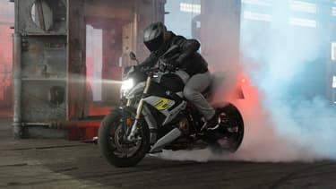 La sportive S 1000 RR "se positionne en leader du segment hypersport en France