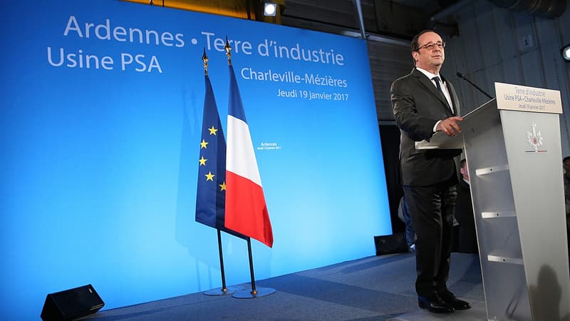 François Hollande, en déplacement à l'usine PSA de Charleville-Mézières. 