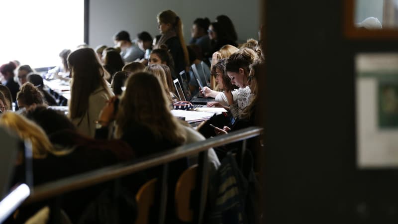 Des étudiants à l'université de Rouen-Normandie à Mont-Saint-Aignan en octobre 2017 (photo d'illustration)