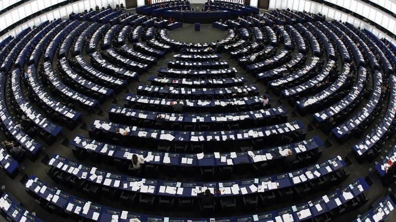 Le Parlement européen s'est opposé mercredi à une définition communautaire de l'absinthe, alcool à la réputation sulfureuse et aux vertus controversées, qui fut célébrée par les artistes au XIXème siècle puis interdite dans plusieurs pays au XXème. /Photo