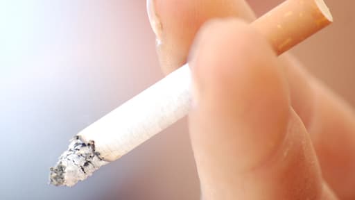 3 ans après l'interdiction de fumer dans les lieux publics, la loi est de moins en moins respectée.