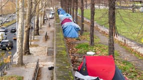 Un camp de migrants au parc de Bercy, dans le 12e arrondissement de Paris. (Photo d'illustration)