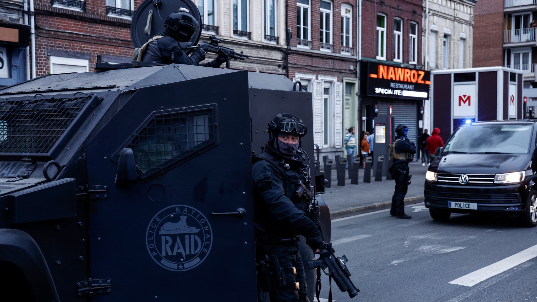 Émeutes. La police met en place un camion mobile pour remplacer