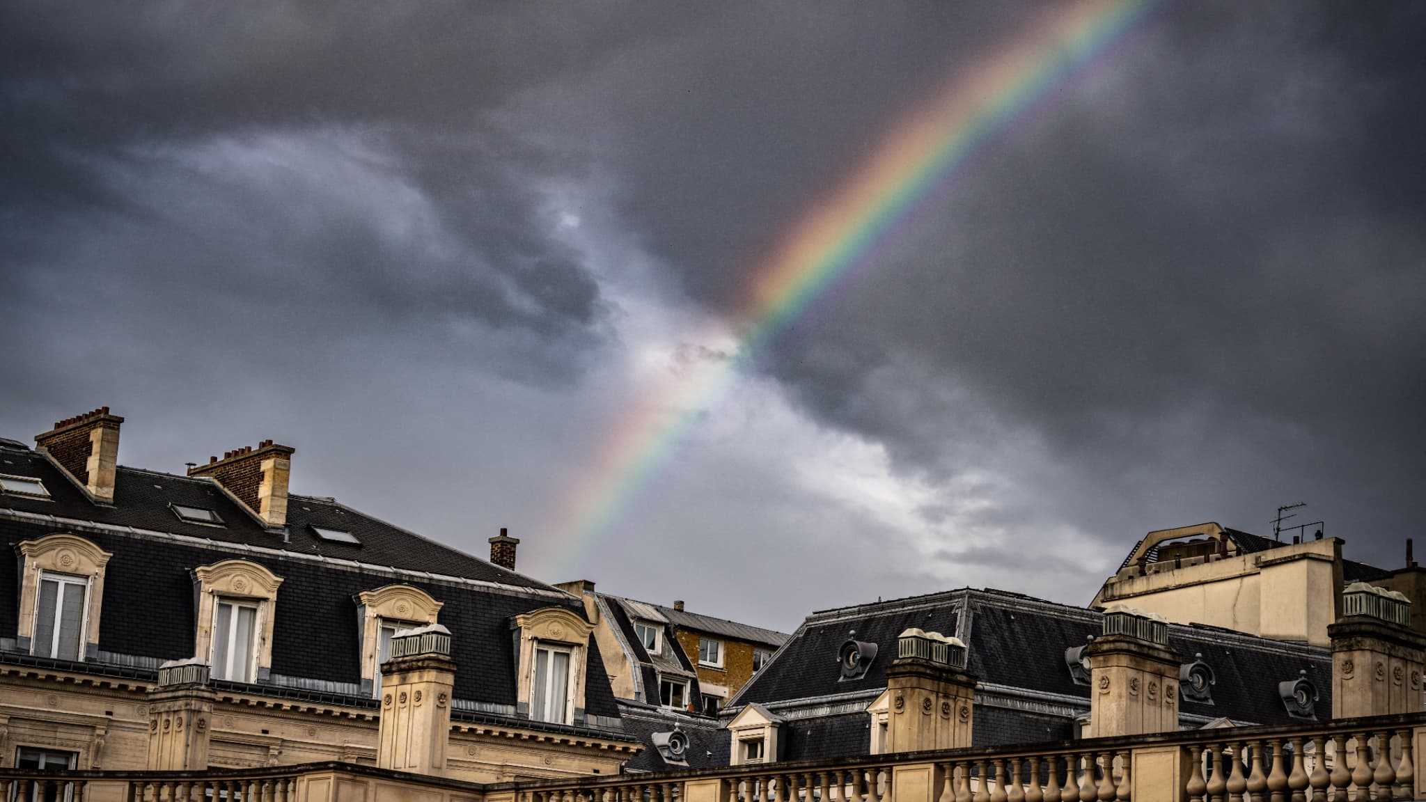 UN SAMEDI PERTURBÉ AVANT DE BELLES ÉCLAIRCIES DIMANCHE: À QUELLE MÉTÉO S'ATTENDRE CE WEEK-END?