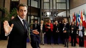 Nicolas Sarkozy à son arrivée à Bruxelles. Les dirigeants de l'Union européenne ont 36 heures devant eux pour s'entendre sur la future architecture de la zone euro, alors que s'est ouvert à Bruxelles un sommet européen dont les résultats doivent convaincr