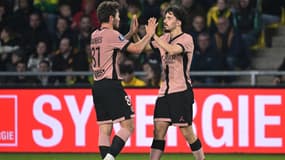 Vitinha et Joao Neves lors de Nantes-PSG le 22 avril 2025. 